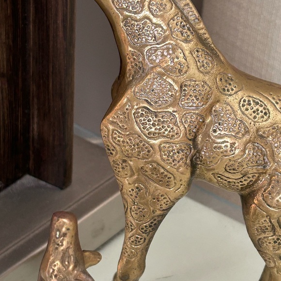 Giraffe brass figurine set of two mother and baby bookends 🦒 - Picture 5 of 10